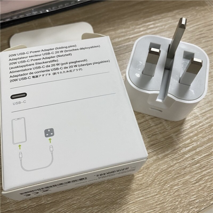 APPLE%20%2020W%20USB.C%20Power%20Adapter%20FOR%20iphone%2013/12/11/X%20with%20type%20c%20to%20lightng%20cable%20-Three%20pin%20(MADE%20IN%20VIETNAME)%20-%20Image%204