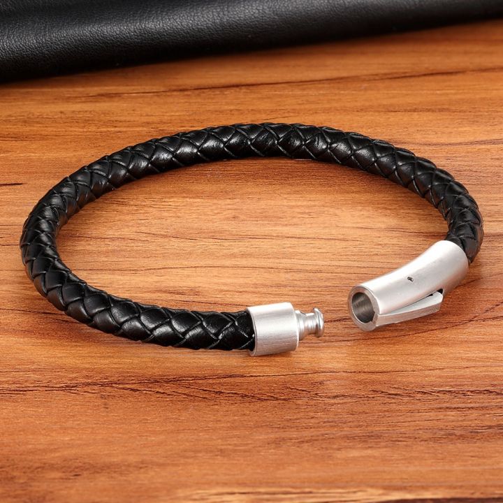 XQNI%20New%20Classic%20Style%20Men%20Leather%20Bracelet%20Simple%20Black%20Stainless%20Steel%20Button%20Neutral%20Accessories%20Hand-woven%20Jewelry%20Gifts%20-%20Image%204