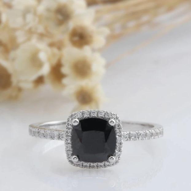Elegant%20Round%20Cut%20Gemstone%20Engagement%20Ring%20in%20Sterling%20Silver%20for%20Women%20-%20New%20-%20Image%204