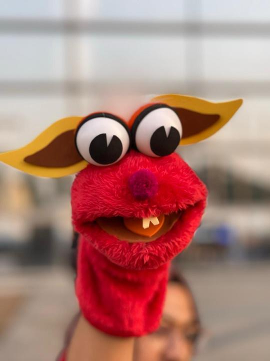 Hand%20Puppet%20-%20Yellow%20-%20Image%206