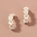 【GuangDa Girls' Earrings Korean Ins Net Red Trendy New Earrings C-shaped Pearl White 6 Flowers Fresh and Versatile Fashion Accessories Earings for Women. 