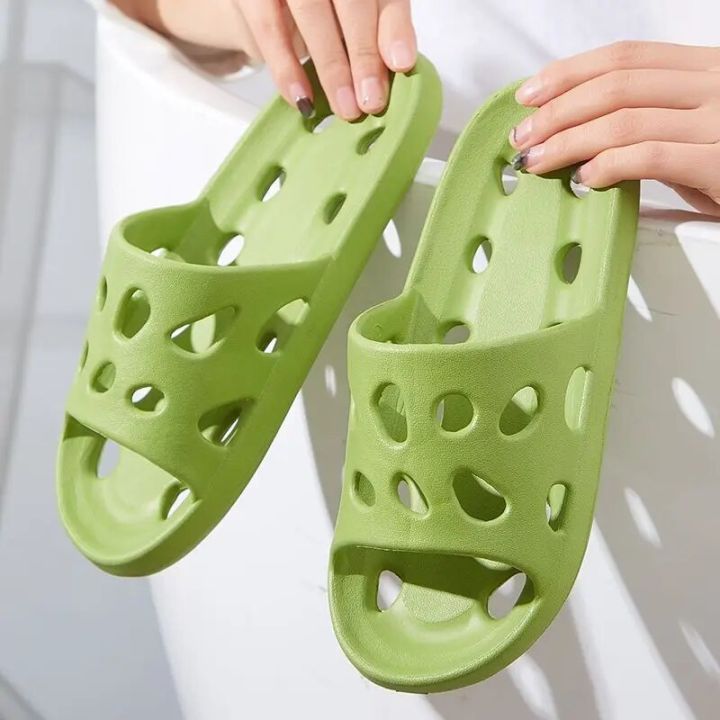 Summer%20Men%20Shower%20Slippers%20Slides%20Bathroom%20Leaking%20Non-Slip%20Indoor%20House%20Thick%20Bottom%20Hole%20Flip%20Flops%20Women%20Quick-Drying%20Slipper%20-%20Image%202