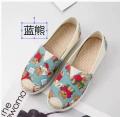 24 Spring and Autumn New Single Shoes, Women's Old Beijing Cloth Shoes, Mother's Shoes, Low-top Anti-slip Soft-soled Casual Canvas Shoes, a Dropshipping. 