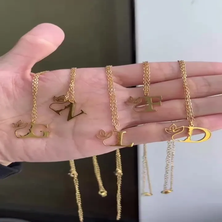 Fashion%20Beauty%20Face%20Flower%20Initial%20Stainless%20Steel%20Letter%20Pendant%20Necklace%20Fine%20Gold%20Plated%2026%20Alphabet%20Necklace%20for%20Women%20-%20Image%207
