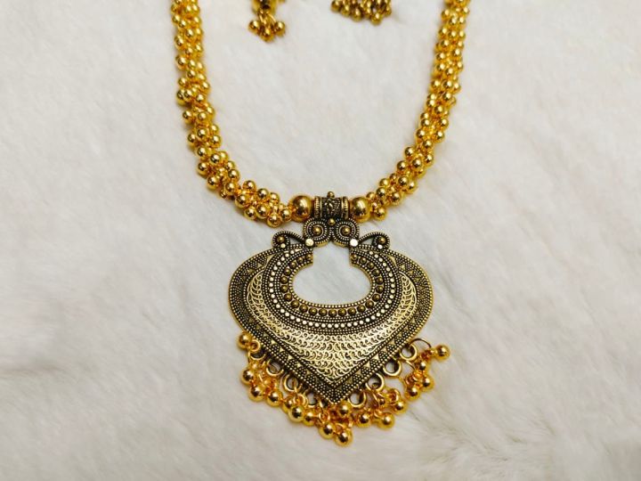 Beautiful%20jewellery%20Set%20for%20Women%20Or%20Girls.%20Pearl%20With%20Golden%20Plated%20Necklaces%20And%20Earrings%20Set.%20Gift%20set.%20wedding,%20parties,%20special%20events.%20Model:P20-2.%20-%20Image%208