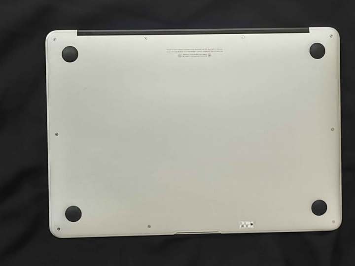 MacBook%20Air%20(13-inch,%202017)%20-%20Image%203