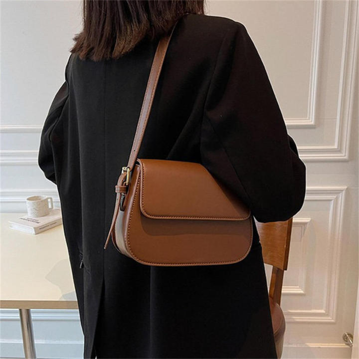 Vintage%20Crossbody%20Bag%20Compact%20Wide%20Strap%20Chain%20Strap%20Shoulder%20Bag%20Small%20Leather%20Handbag%20for%20Women%E2%80%99s%20Accessories%20Daily%20Use%20Evening%20Out%20Casual%20Wear%20Gift%20Idea%20-%20Image%203
