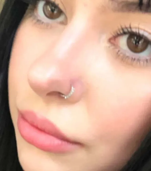Diamond%20Cut%20Nose%20Ring%20-%20Image%203