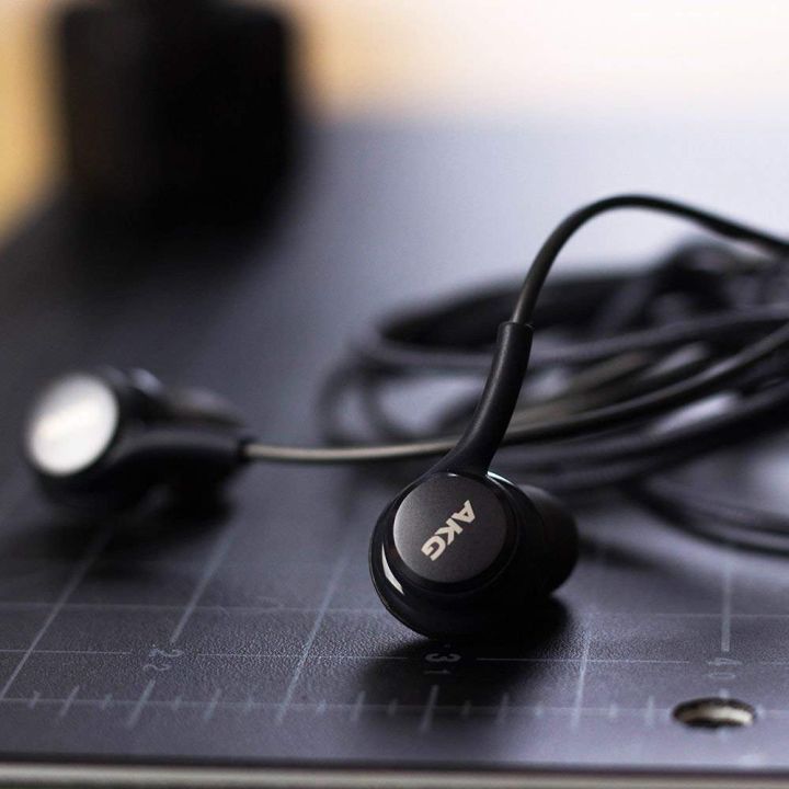 Samsung%20AKG%20EO-IG955%20Type-C%20In-Ear%20Earphones%20with%20HD%20mic%20&%20volume%20controls%20-%20Image%204