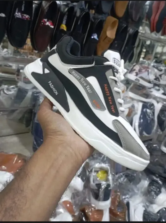 Stylish%20and%20Fashionable%20Winter%20and%20Summer%20Sneakers%20for%20Men%20By%20Tahus%20Bazar%20-%20Image%202