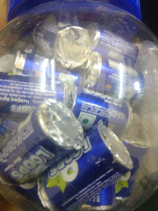 Loops%20Mint%20Flavor%20-%2030%20Piece%20Roll%20(%20Plastic%20Jar%20)%20-%20Image%206