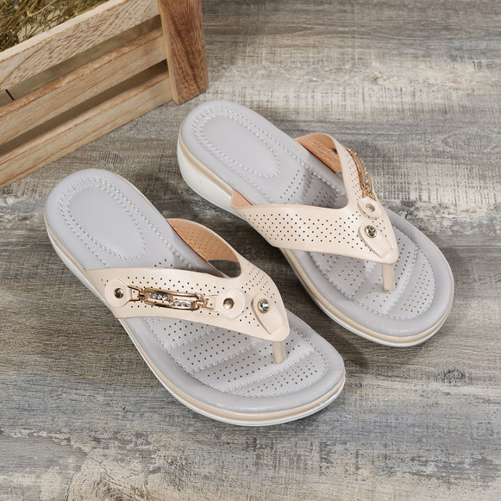 Women%202023%20Summer%20Wedges%20Clip%20Toe%20Sandals%20Outdoor%20Slippers%20Casual%20Ladies%20Beach%20Shoes%20Metal%20Button%20Flip%20Flops%20Slides%20Footwear%20-%20Image%207