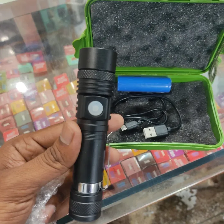 Brillante%20Torsia%20Bright%20Twisting%20LED%20Torch%20with%20USB%20Rechargeability,%20Super%20Bright%20600%20Lumens%20Zoomable%20Pocket%20Torch%20Flashlight%20-%20Image%207