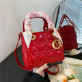 andbag for women in 2023, new tren and tren style, on the internet, with the same nhe and high-end feeling. Cross bo small bag and aifei bag. 