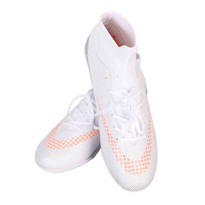 ফুটবল জুতা ক্রাশড স্পাইকস সাদা ফ্যাশন ফুটবল ক্লিট জুতা শ্বাস নেওয়া যায় 1 জোড়া খেলাধুলার জন্য