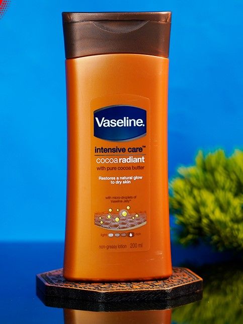 Vaseline%20Intensive%20Care%20Cocoa%20Radiant%20Body%20Lotion%20%E2%80%93%20200ml%20-%20Image%207