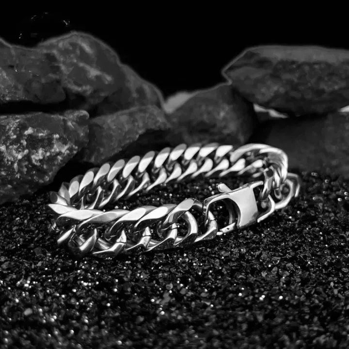 Athleisure%20-%20Avant%20Grade%20-%20Superb%20Quality%20-%20Silver%20Stainless%20Steel%20Bracelet%20for%20Men%20-%20Trend%20and%20Needful%20-%20Understated%20Sophistication%20-%20Image%203