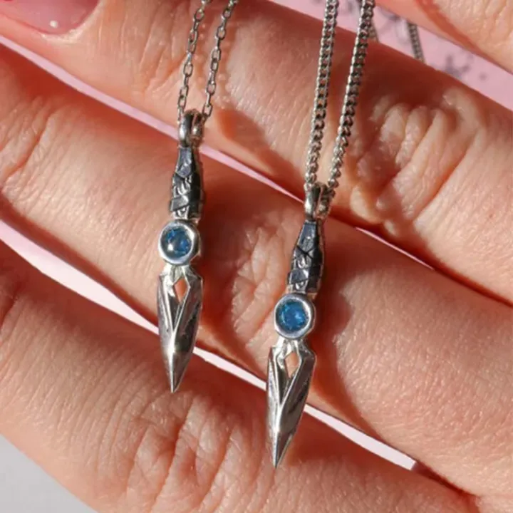 Jett%20Knife%20Necklace%20Gamer%20Necklace%20For%20Women%20Men%20Fashion%20Gamer%20Jewelry%20Valorant%20Accessories%20Knife%20Pendant%20Necklace%20Gift%20For%20Her%20-%20Image%206