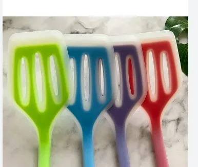 Big%20size%20Silicone%20Spoon%20Heavy%20Duty%20Non-Stick%20Spoon%20-%201%20Piece%20-%20Image%205