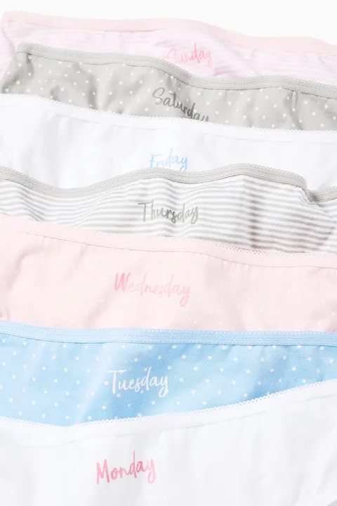 Pack%20of%205%20Pcs%20Girls%20Breathable%20Soft%20Cotton%20Printed%20Briefs%20Underwear%20From%20Levin%20-%20Image%204