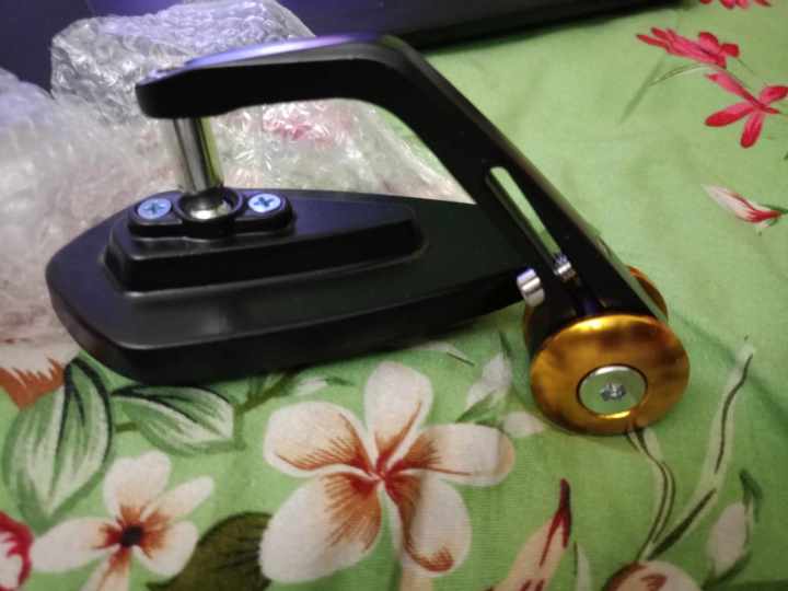 Handlebar%20end%20Grip%20Side%20Mirror%20for%20Motorcycle.%20Universal%20Looking%20glass.%20Black,red,yellow.blue%201306%20-%20Image%203