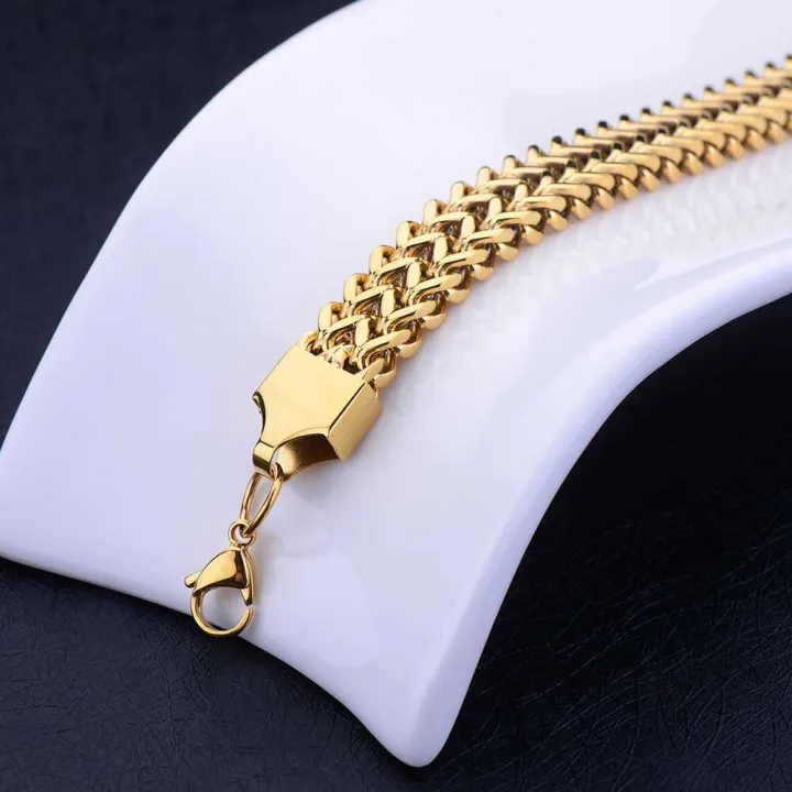 Stylish%20Men%20Gold%20Bracelet%20-%20Image%205