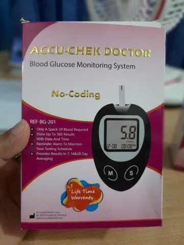Accu%20Chek%20Instants%20Blood%20Glucose%20Monitor%20digital%20meter%20-%20Image%202