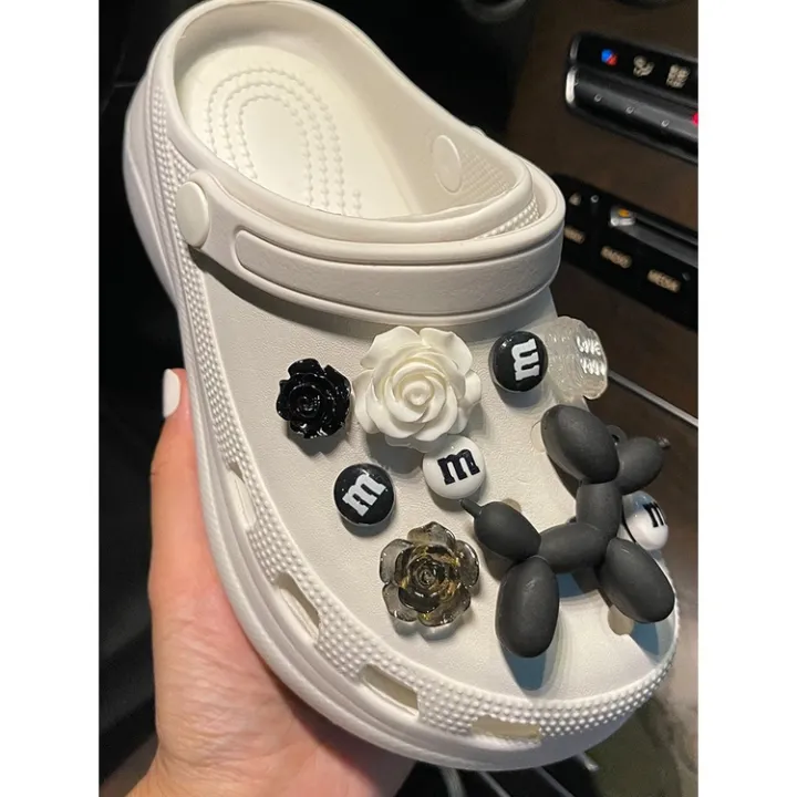 17pcs%20INS%20KAWS%20&%20Balloon%20Dog%20Button%20Shoes%20Charm%20-croc%20/jibz%20/Button%20croc%20/Charm/DIY-Cute%20Cartoon%20AccessoriesJibbitz%20Resin%20crocs%20charms%20accessories%20crocs%202045%20jibbitz%20set%20-%20Image%206