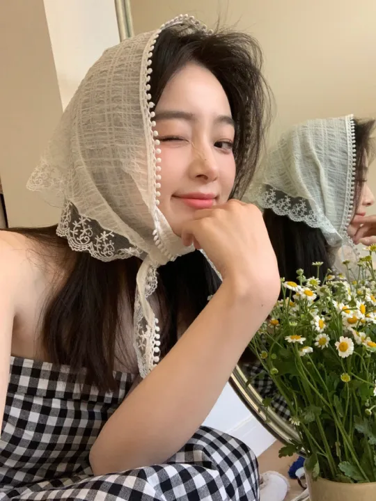 French%20White%20Rustic%20Style%20Head%20Scarf%20Lace%20Triangle%20Scarf%20Hair%20Band%20French%20Wrap%20Head%20Summer%20Sunscreen%20Thin%20Section%20Head%20Scarf%20Breathable%20Versatile%20Fashion%20Fluttering%20Ribbon%20Silk%20Scarf%20-%20Image%205