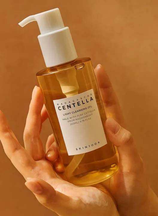 SKIN1004%20Madagascar%20Centella%20Light%20Cleansing%20oil%20200ml%20-%20Image%202