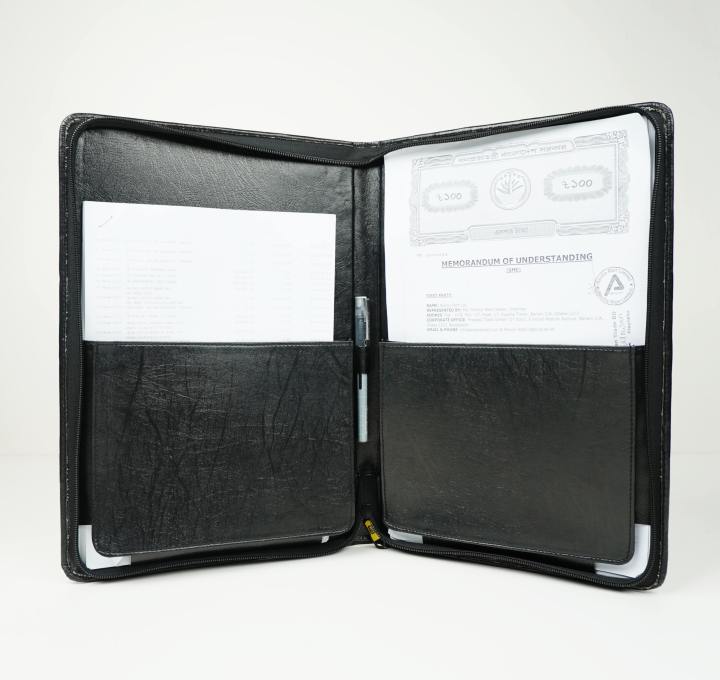 ZD%20Leather%2015/11%20inch%20Artificial%20Leather%20Document%20Organizer%202%20pockets%20with%20name%20plate%20-%20Image%205