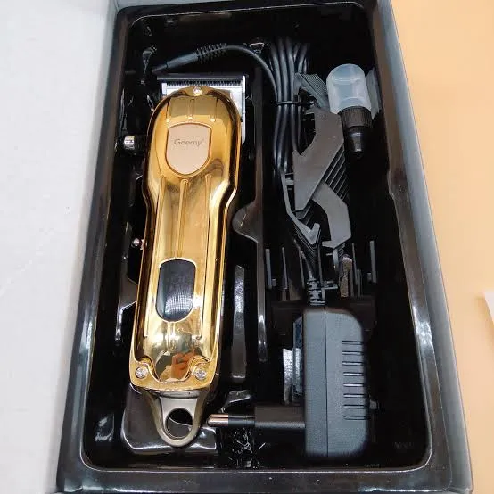 Geemy%20Gm-6695%20Trimmer%20180%20min%20Runtime%204%20Length%20Settings%20(Gold)%20-%20Image%204