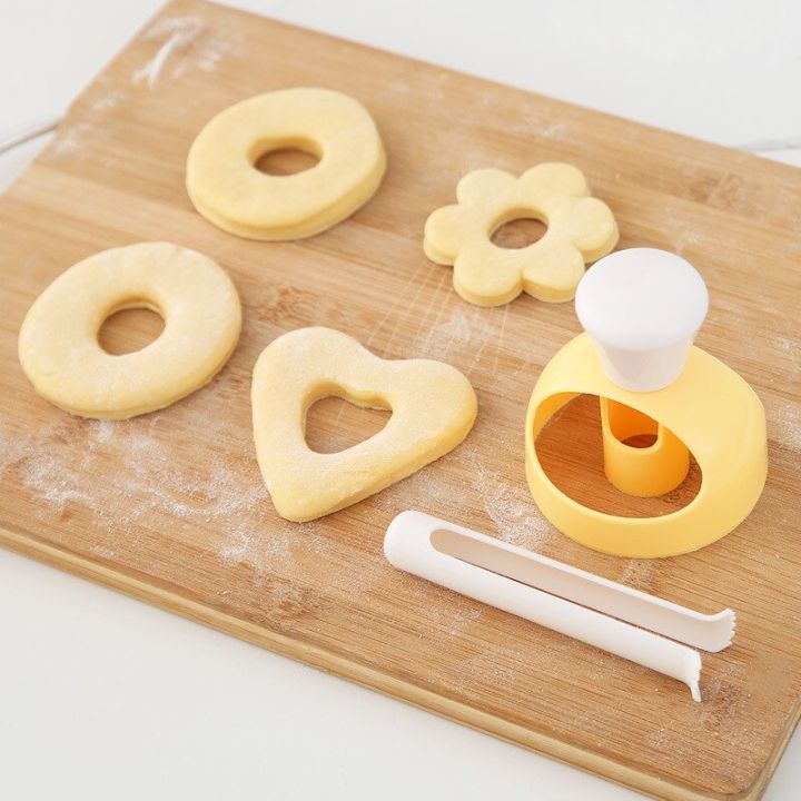 Donut%20Mold%20Cutter%20Bread%20Creative%20Kitchen%20Accessories%20Gadgets%20Food%20Desserts%20Maker%20Supplies%20Kitchen%20Cooking%20Baking%20Tools%20-%20Image%203