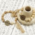 Xiaohongshu has the same milky wood beads, mountain ghosts, spending money, bracelets, retro literary temperament, versatile, hand-knitted niche design. 