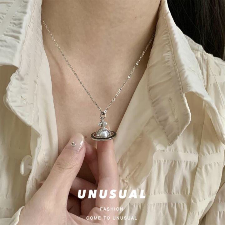 vivienne%20westwood%20%203D%20Saturn%20Pearl%20Pendant%20Necklace%20Vintage%20Luxury%20Advanced%20Sense%20-%20Image%208