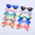 1PC Women Heart Shape Sunglasses luxury Brand Designer Men Metal Frame Sun Glasses Vintage Gradient Ocean Lenses UV400 Shades.