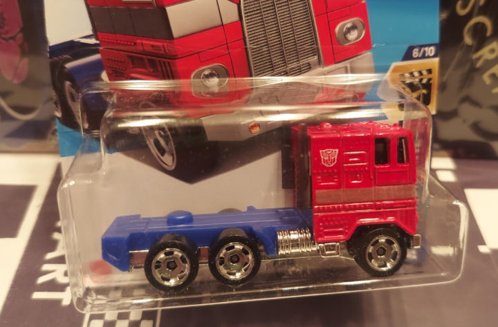 Hot Wheels (Mainline) Optimus Prime, Scale - 1:64