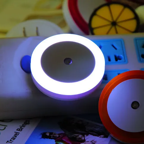 Auto%20On/Off%20Mini%20Wall%20LED%20Night%20Light%20Round%20Shape%20Smart%20LED%20Dim%20light%20with%20Light%20Sensor%20Bulb%20Plug%20&%20Play%20for%20Bedroom,%20Bathroom%20Hallway%20Pathway%20Toilet%20Energy-Saving%20Night%20Light%20Nightlight%20(US%20plug)%20-%20Image%204
