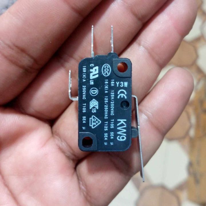 27mm%20HANDLE%20LIMIT%20Switch%2016A%20250VAC%20SPDT%203%20Pin%2027mm%20Long%20Straight%20Hinge%20Lever%20Limit%20Switches%20-%20Image%202