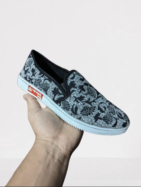 Stylish%20Women's%20Snakers%20Shoe%20Fabric%20Casual%20Convert%20Shoe%20for%20Women%20-%20Image%202