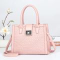 Manufacturer's foreign trade winter versatile one-shoulder hand-worn crossbody bag 2024 new fashion ladies big bag women. 