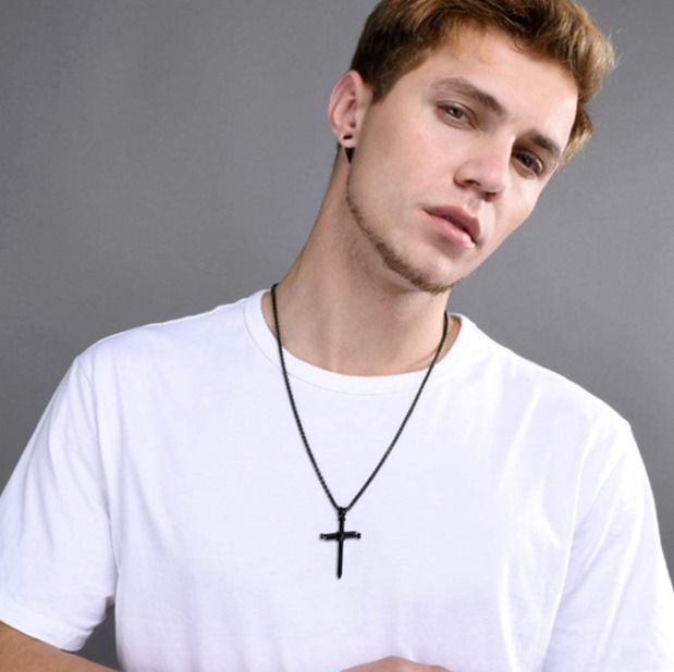 Stainless%20Steel%20Cross%20Necklace%20for%20Men-New%20Locket%20-%20Image%204