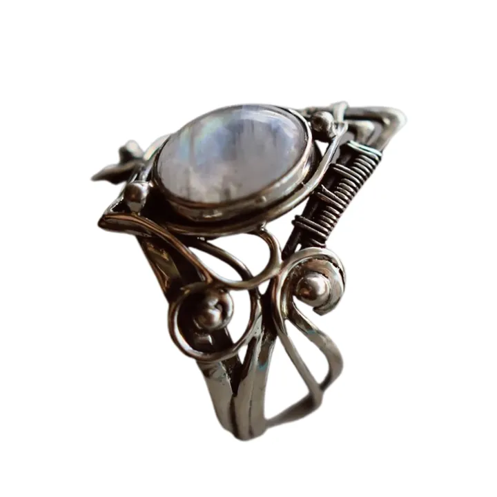 Party%20Ring%20ury%20Geometry%20Statement%20Lady%20Ring%20-%20Image%204