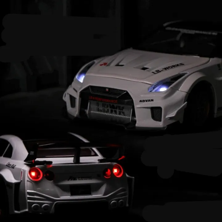 1:32%20Skyline%20Ares%20Nissan%20GTR%20CSR2%20Alloy%20Sports%20Car%20Model%20Diecast%20Metal%20Racing%20Car%20Model%20Simulation%20Sound%20and%20Light%20Kids%20Toy%20Gift%20-%20Image%204