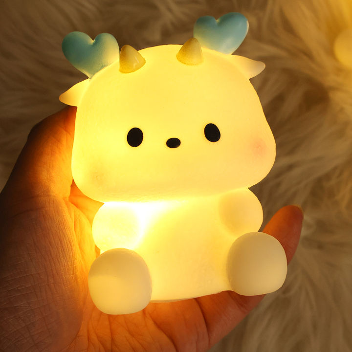 LED%20Luminous%20Cartoon%20Little%20Dragon%20Night%20Light%20Toys%20Portable%20Kids%20Bedroom%20Bedside%20Desk%20Light%20Atmosphere%20Lamp%20Decor%20-%20Image%204