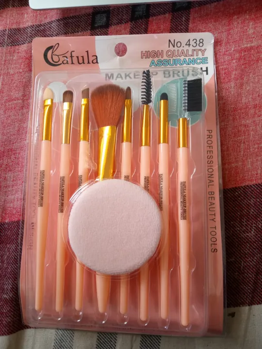 Makeup%20Brush%20Kit%20-%209%20Pieces%20-%20with%20puff%20-%20Image%203