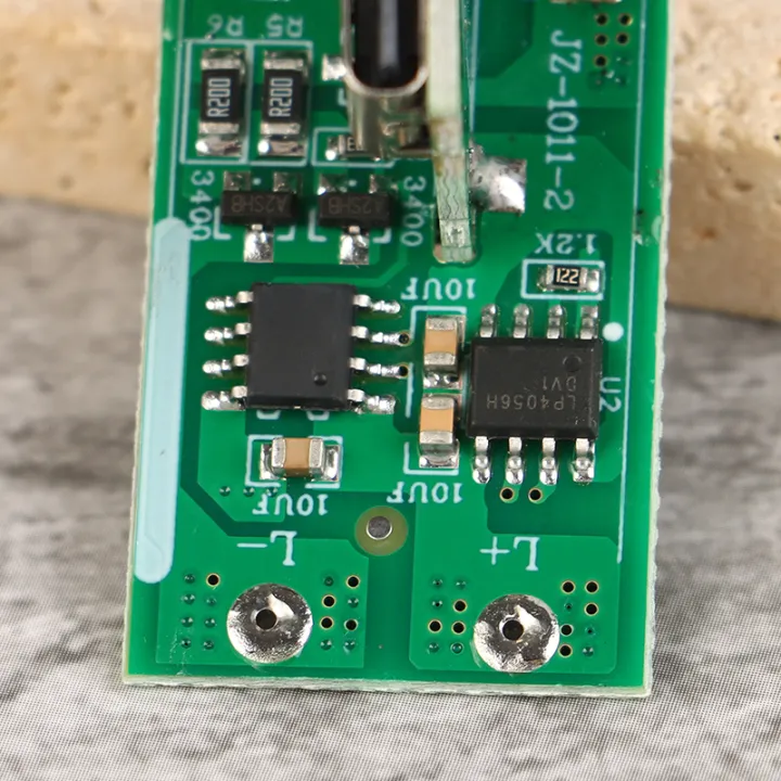 Flashlight%20Parts%20Switch%20Circuit%20Board%203.7V%20Type-C%20Micro%20USB%20Charging%20Port%20LED%20Driving%20Board%20With%20Charge%20Protection%20-%20Image%207