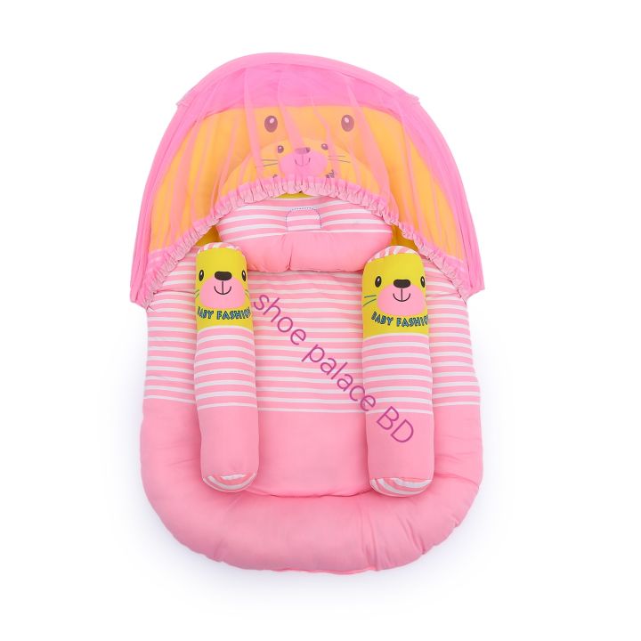King size soft baby bedding set with 3 pellow and one adjust mosquito net