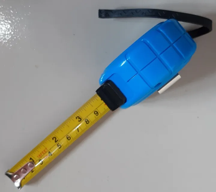 Measuring%20Tape%20(3M/10ft%20x%2016mm)%20Metric%20And%20Inch%20Blade%20-%20Image%204