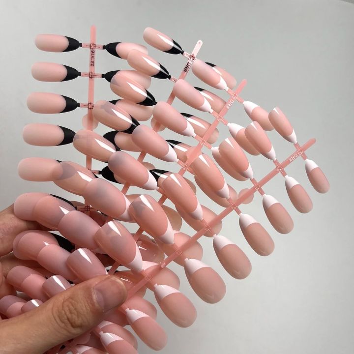 120pcs%20French%20Tip%20Press%20on%20Nails%20Almond%20Shape%20False%20Nails%20Full%20Cover%20Acrylic%20Nails%20White%20Black%20Tips%20Glossy%20Stick%20on%20Nail%20-%20Image%205